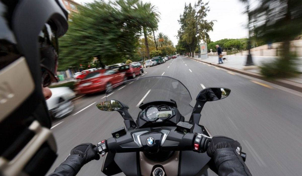 Las matriculaciones de motos y vehículos ligeros en noviembre crecen un 24%